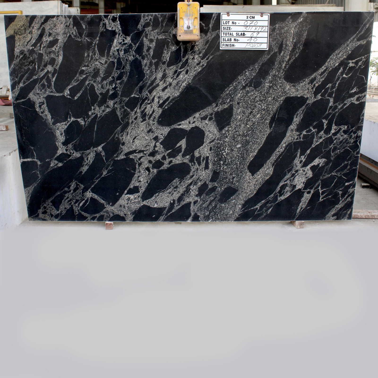 Magma Gold Granite - Image 3